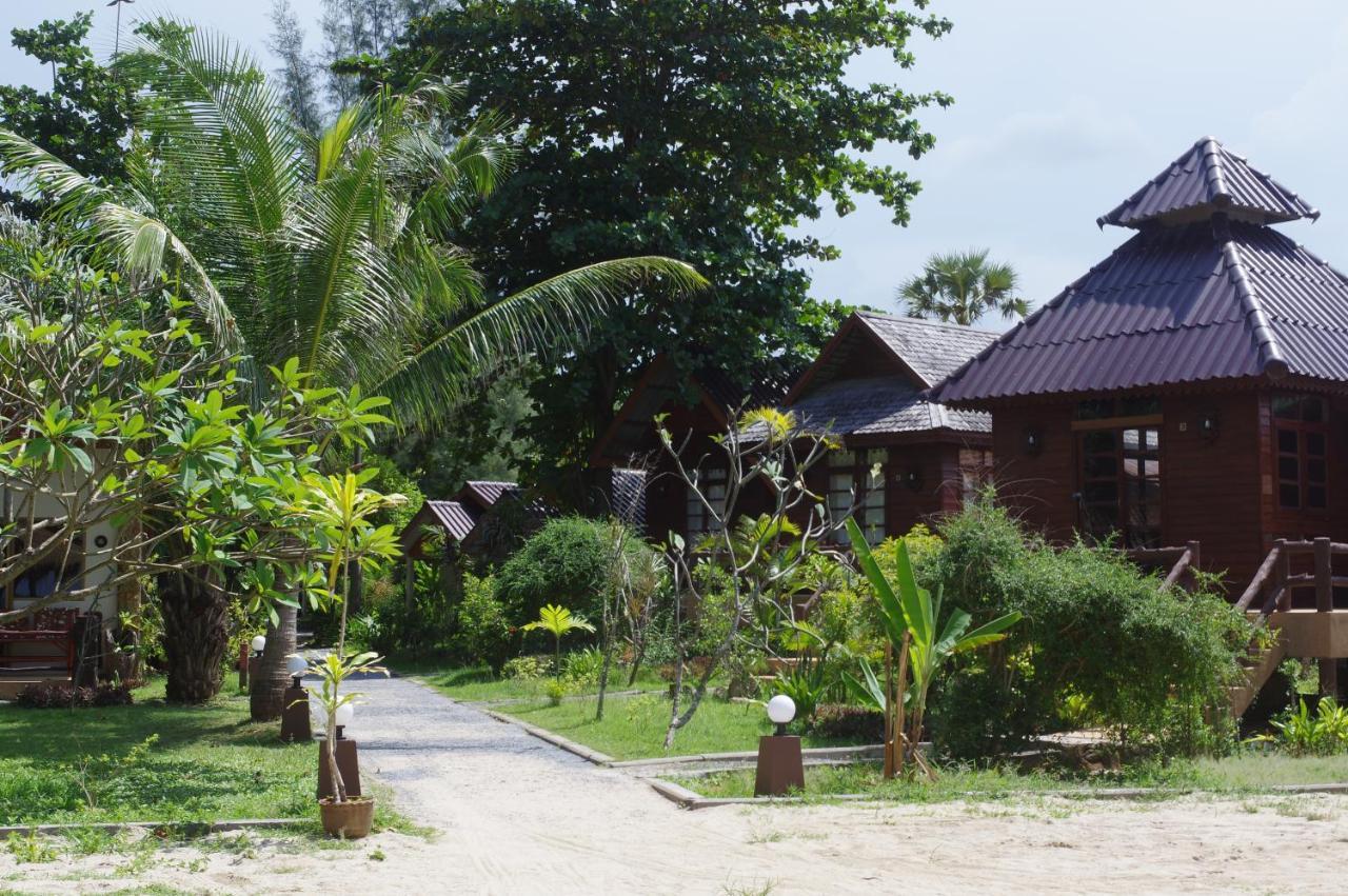 Thai House Beach Resort Koh Lanta Exterior photo