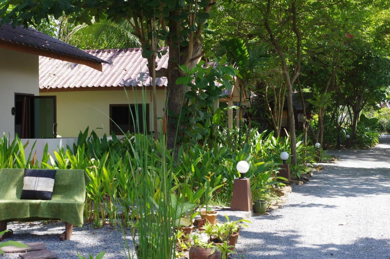 Thai House Beach Resort Koh Lanta Exterior photo