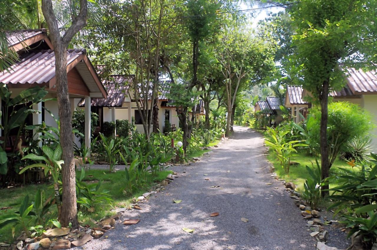 Thai House Beach Resort Koh Lanta Exterior photo