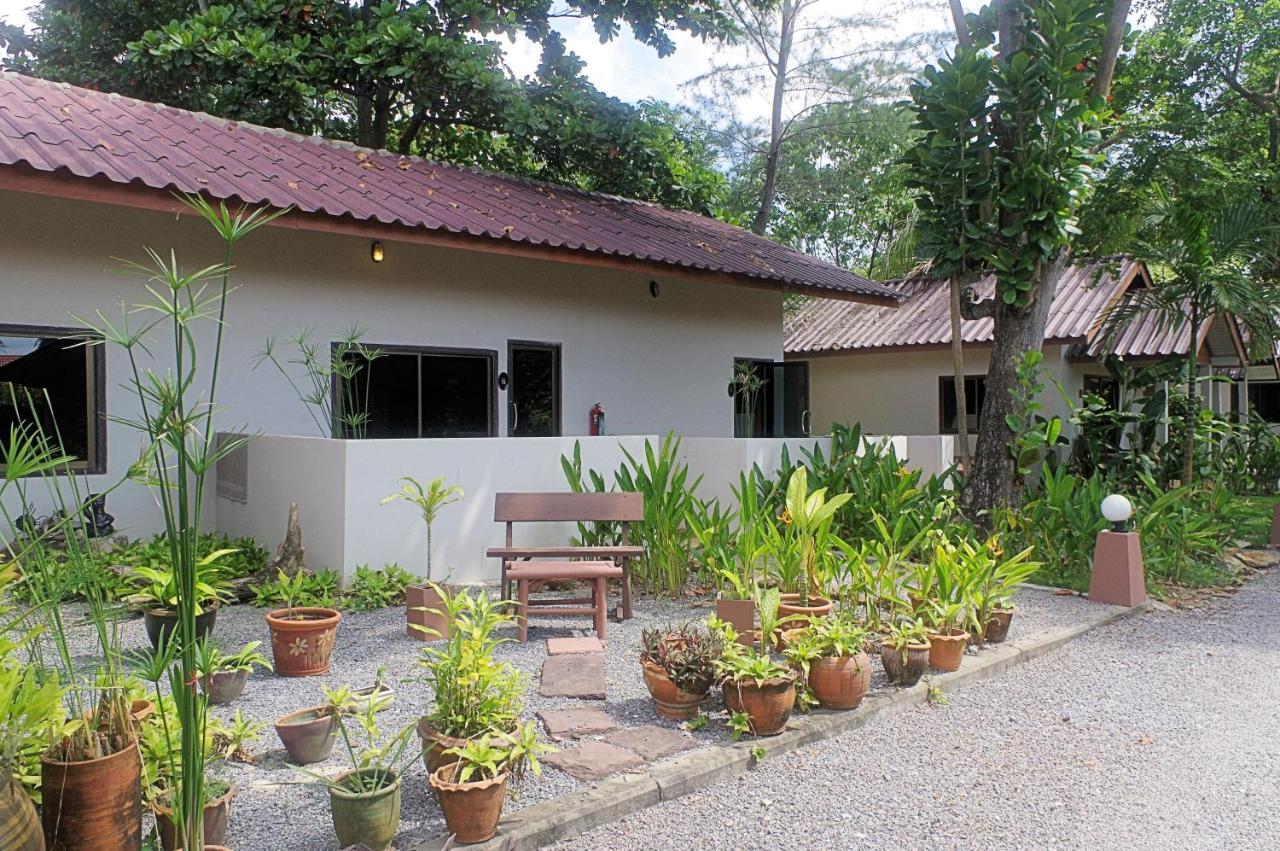 Thai House Beach Resort Koh Lanta Exterior photo
