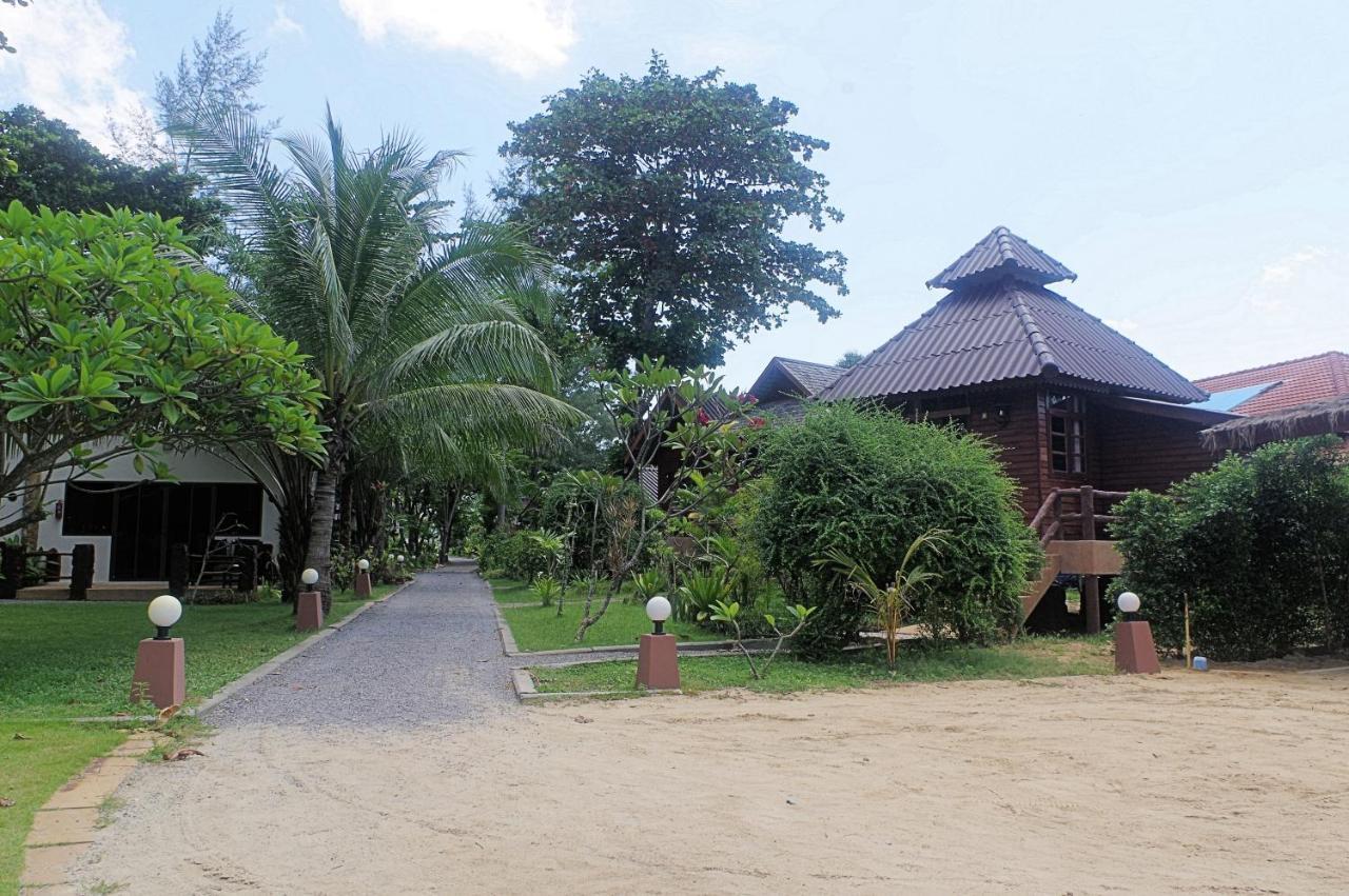 Thai House Beach Resort Koh Lanta Exterior photo