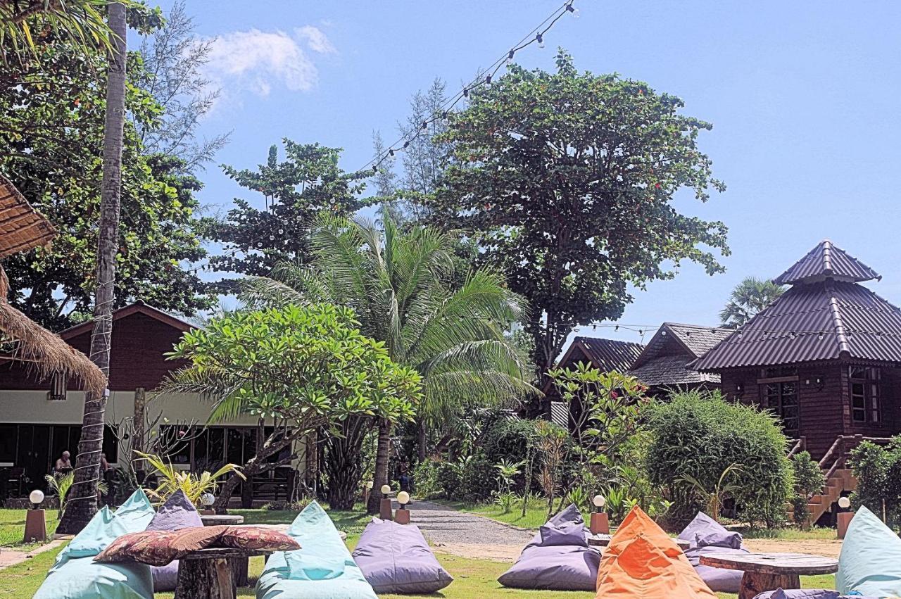 Thai House Beach Resort Koh Lanta Exterior photo
